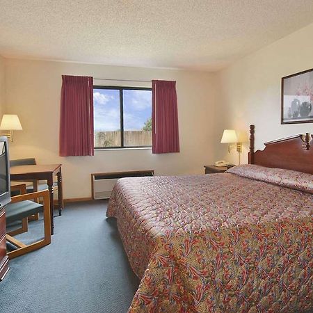 Super 8 Winterset Otel Oda fotoğraf