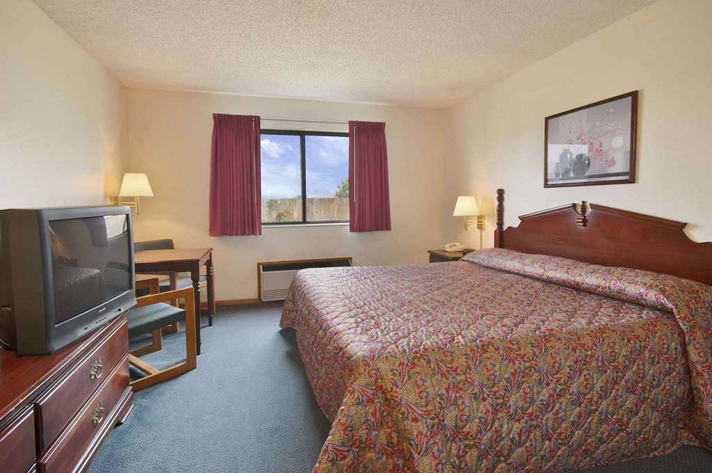 Super 8 Winterset Otel Oda fotoğraf